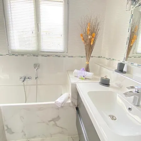 Beautiful 3 High End Near *